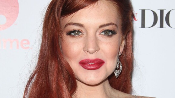 Lindsay Lohan vende roupas e acessórios para arrecadar dinheiro e pagar dívidas