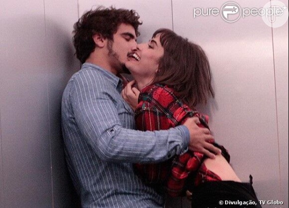 Maria contracena com o ator Caio Castro na novela 'Amor à Vida'. Na trama, os atores vivem um casal