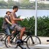 Carolina Ferraz e Marcelo Marins pedalaram pela Lagoa, Zona Sul do Rio de Janeiro