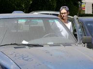 Kristen Stewart exibe carro com mensagem no capô: 'Eu amo Rob'