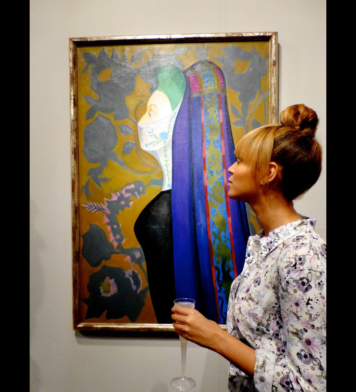 Foto: A cantora ficou encantada com as obras de arte do local - Purepeople