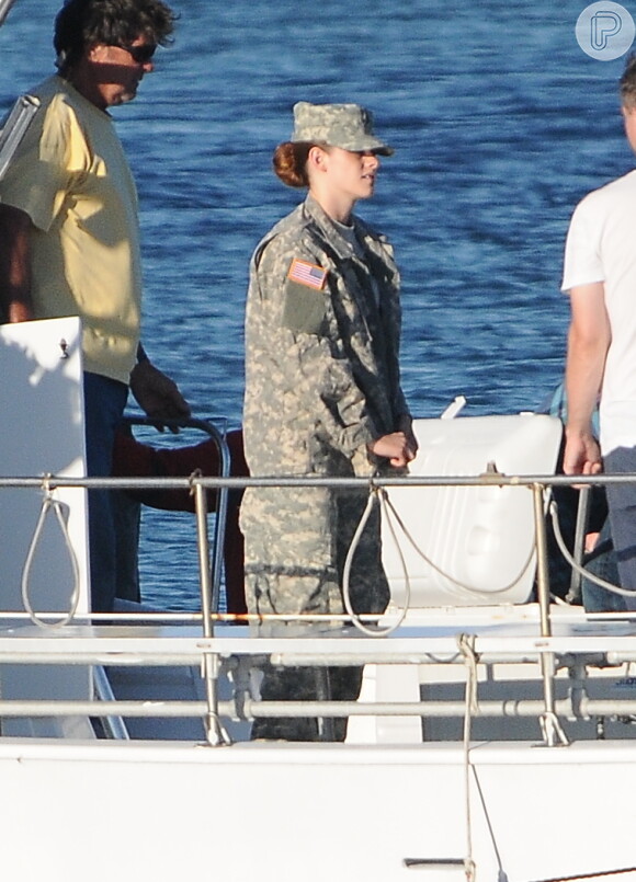 Kristen Stewart é flagrada filmando 'Camp X-Ray'