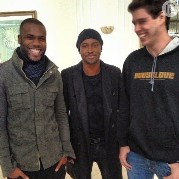 Um dia antes de sair o resultado dos exames, Thiaguinho recebeu o ator Rafael Zulu e o jogador de vôlei Bruninho para um almoço em sua casa em São Paulo