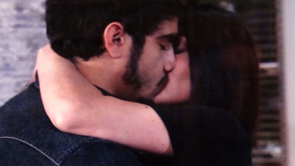 'Amor à Vida': Michel (Caio Castro) beija Silvia após fora de Patrícia