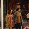Casal da novela 'Os Dez Mandamentos' chegaram de mãos dadas a shopping do Rio