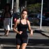 Nanda Costa se exercita na Zona Sul do Rio de Janeiro