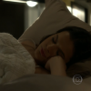 Mari (Bruna Marquezine) sonha e acorda desesperada chamando pelo marido, Benjamin, em 'I Love Paraisópolis'