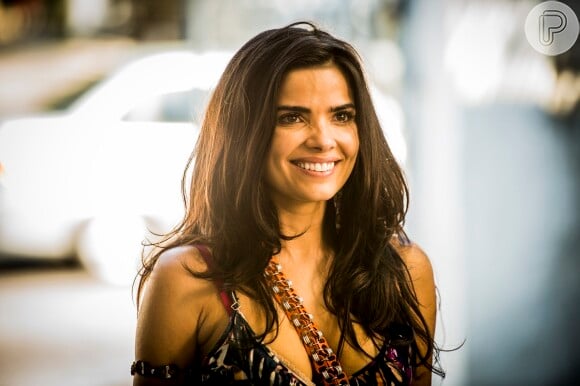 Vanessa Giácomo comemora mais uma virada na vida de Tóia, na novela 'A Regra do Jogo'