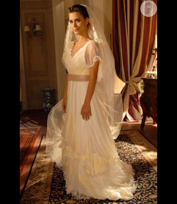 Também em 'Passione', Carolina Dieckmann se casou com Marcelo Antony com vestido asinado pela estilista