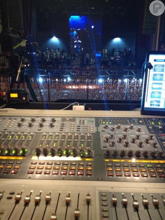 Ivete Sangalo publicou foto antes de começar o primeiro show da turnê nos Estados Unidos, em 9 de agosto de 2013
