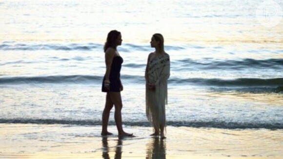A cena de sexo entre Mariana Ximenes e Leandra Leal em 'O Uivo da Gaita' acontece em uma praia deserta, à luz do sol
