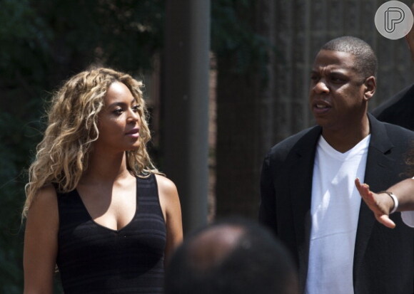 Beyoncé optou por cortar os longos fios e adotar cabelo mais curto