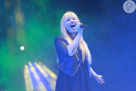 Demi veio duas vezes ao Brasil fazer show. A cantora tem uma legião de fãs brasileiros, além de diversos fã-clubes no país