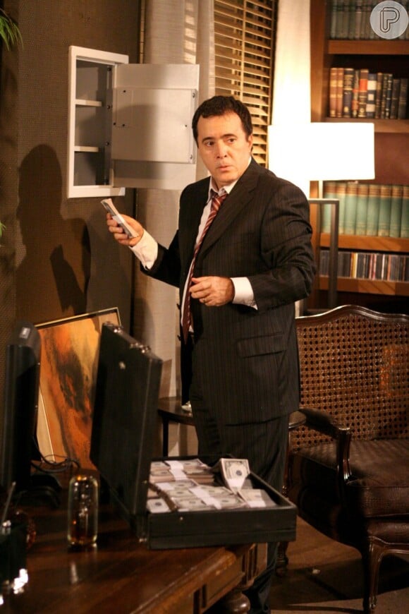 Tony Ramos interpretou o empresário Antenor Cavalcanti na novela 'Paraíso Tropical', em 2007