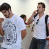 Além de Caio Castro, o ator Rodrigo Andrade também esteve no aeroporto