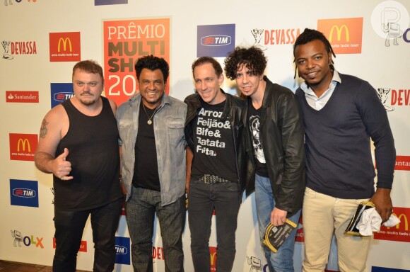 Os meninos da banda Sambô, que concorrem à categora 'Experimente' no Prêmio Multishow 2013, no HSBC Arena, na Barra da Tijuca, Zona Oeste do Rio de Janeiro