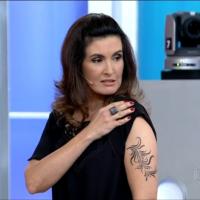 Fátima Bernardes exibe tatuagem no braço, no 'Encontro': 'Ficou ótima, né?'