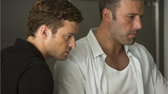 Justin Timberlake aparece em cenas de ação com Ben Affleck em 'Aposta Máxima'