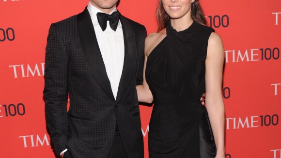 Jessica Biel adota, oficialmente, sobrenome do marido, Justin Timberlake