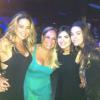 Susana Vieira posa com Danielle Winits, Vanessa Giácomo e Fernanda Machado na festa de comemoração do 100º capítulo de 'Amor à Vida'