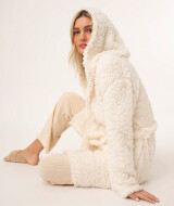 Roupão de fleece da C&A, com tecido fofinho e macio, esquenta e garante estilo.