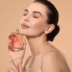 Perfume feminino para usar no trabalho: essas 5 fragrâncias são tão elegantes e discretas que você vai exalar sofisticação e confiança