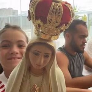 Angélica enviou uma imagem de Nossa Senhora de Fátima para Preta Gil: ‘Presente mais lindo que eu ganhei’