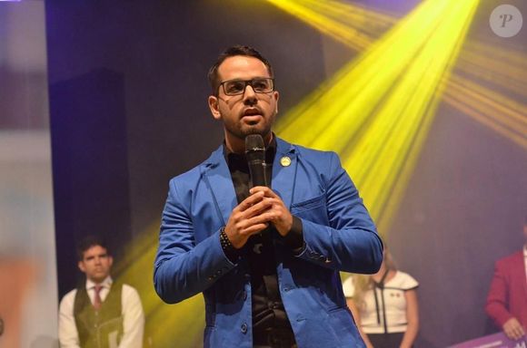 Renato Sodré, um dos maiores especialistas do país quando o assunto é criar redes de venda baseadas em conexão humana, explica que o modelo de vendas diretas e conexão real vira nova aposta de famosos que querem faturar alto fora das telas