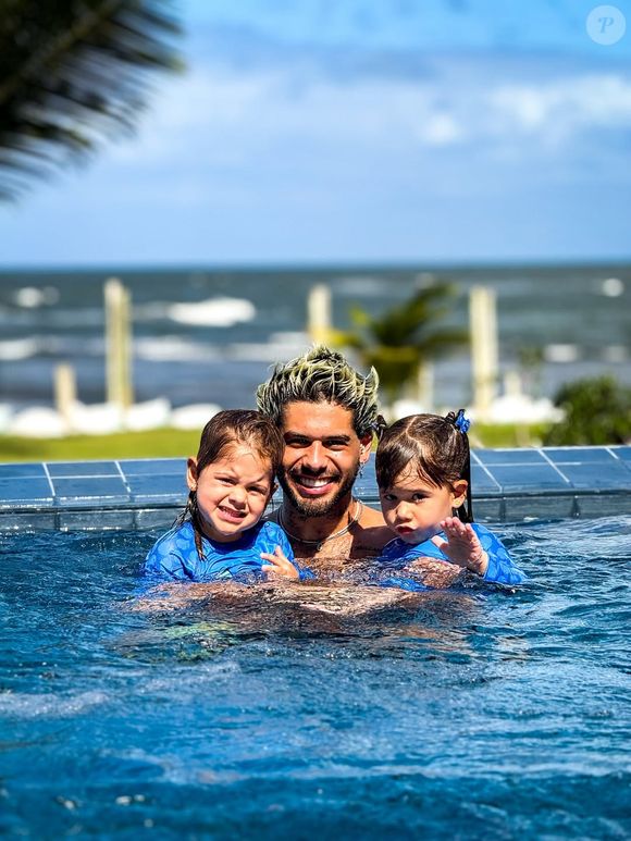 Zé Felipe expôs na rede social um áudio que recebeu da filha do meio, Maria Flor