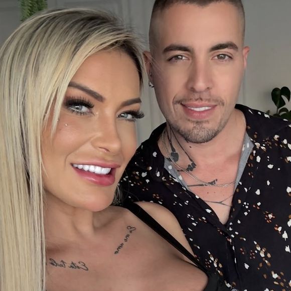 Andressa Urach e Alemão precisaram interromper a gravação para que a atriz mudasse o carro de vaga. Ela estacionou no subsolo para evitar novas reclamações