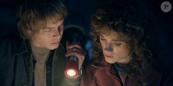 Charlie Heaton e Natalia Dyer se conheceram ainda nas audições da primeira temporada e se apaixonaram de cara