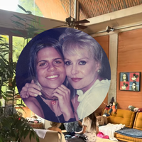 Tijolos em terra crua, árvores frutíferas no jardim e construção com técnica milenar de arquitetura indiana: filha de Ana Maria Braga, Mariana Maffeis mora em casarão sustentável em Botucatu, interior de São Paulo