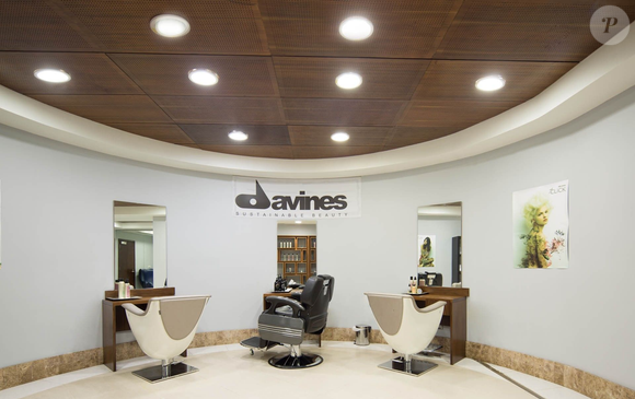 O hotel de dentro do aeroporto mais luxuoso do mundo já frequentado por Virginia Fonseca, oferece serviços de beleza, cuidados pessoais e experiências premium
