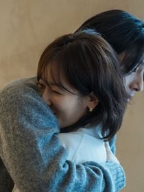 Publicado em 2015, o romance que inspirou este dorama de 8 episódios da Netflix transformou Gong Yoo em um marido por contrato envolvido em uma história de obsessão e segredos