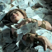 Nem vermelho, nem branco no Réveillon: que cor usar para atrair dinheiro em 2026?