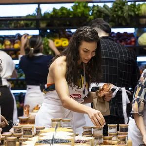 Na etapa eliminatória, os piores da noite preparam uma receita que une elementos da culinária brasileira com a japonesa
