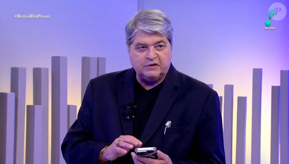 Apresentador explica decisão inusitada e resgata memórias da infância: “Só ganhava cueca de presente”