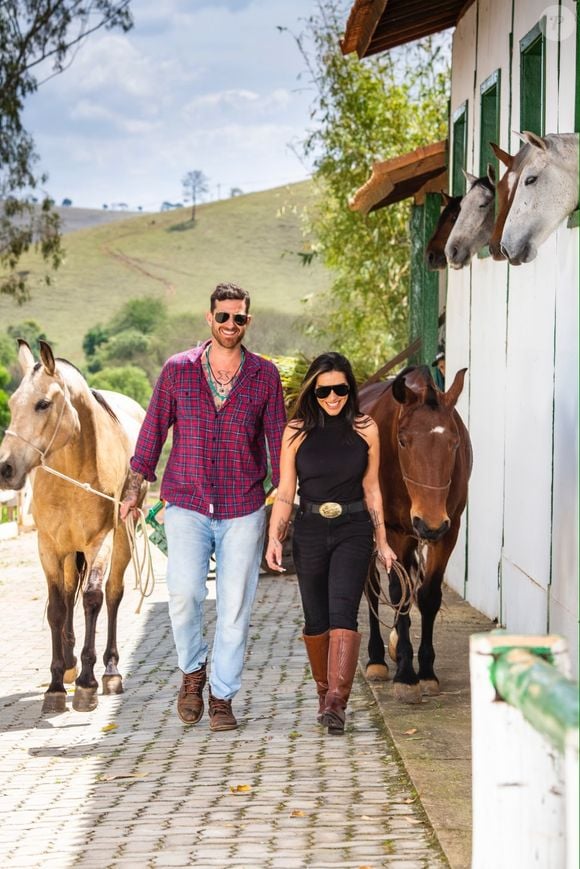 Cleo Pires e o marido Leandro D'lucca têm buscado refúgio em meio à natureza