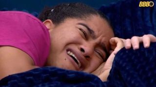 Pesquisas sugerem que as pessoas que parecem mais difíceis de decifrar são frequentemente aquelas que aprenderam muito cedo que demonstrar emoções levava a punição, rejeição ou exploração; mas esta postura reservada não é frieza