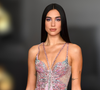 Cristal cravejado no pé! Parecem uma joia, mas são os novos tênis floridos e maximalistas da marca britânica dos anos 60 na cor 'primavera luxuosa' que vão rejuvenescer os seus looks