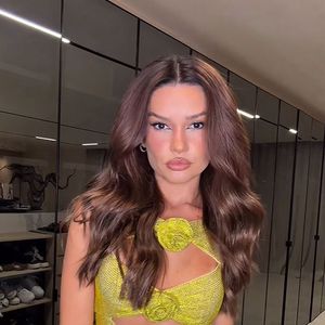Juliette não economizou no brilho para o aniversário de Sabrina Sato