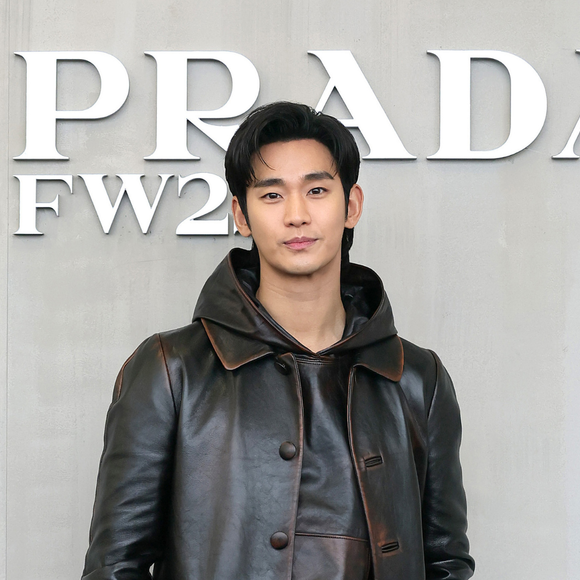 ‘Maldição da Prada': uma teoria bizarra sobre a marca de luxo envolve Kim Soo-hyun e outros astros que viveram escândalos