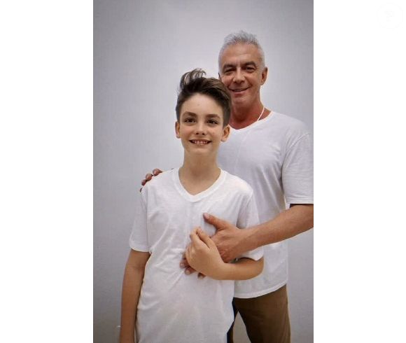 Alexandre Correa ao lado do filho Alezinho, fruto de seu antigo casamento com a apresentadora Ana Hickmann.