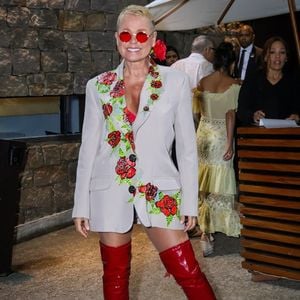 Xuxa acusa a empresa de usar sua imagem de forma fraudulenta em uma propaganda online