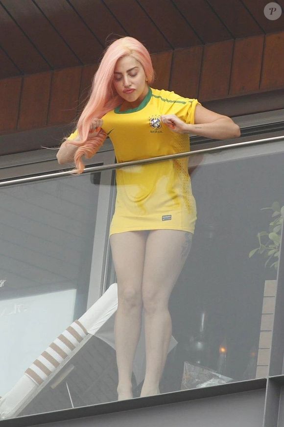 Com baixa procura, ingressos para o show de Lady Gaga no Rio em 2012 chegaram a ser vendidos na promoção 'compre um, leve dois', em lojas e sites de desconto