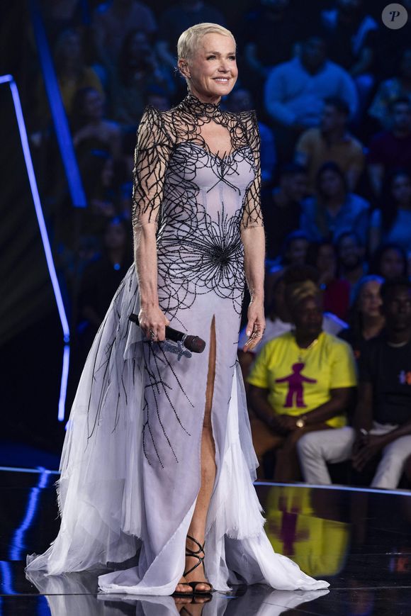 Xuxa contou para Bruna Marquezine que Angélica havia, sim, a convidado para o programa