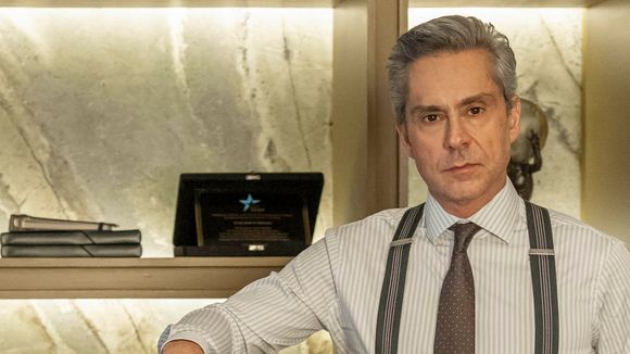 Resumo da novela 'Vale Tudo', capítulo de 12 de julho, sábado: Marco Aurélio toma atitude e deixa Renato devastado