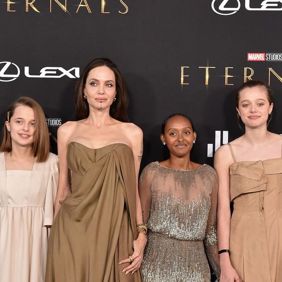 Além de Vivienne, outros filhos de Angelina Jolie e Brad Pitt tomaram a mesma atitude contra o ator: Shiloh foi a primeira a conseguir oficialmente a alteração em 2024 e, mais recentemente, Zahara e Maddox também entraram com pedidos semelhantes, alegando motivos pessoais