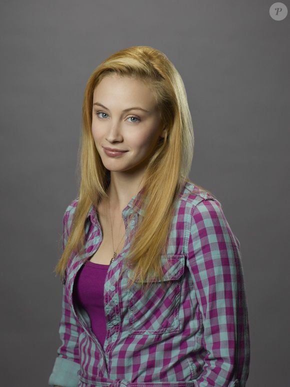 Famosa desde a juventude, Sarah Gadon abrilhanta a trama com seu talento e beleza únicos