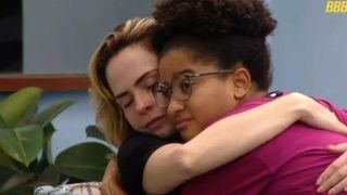 Os especialistas em psicologia são unânimes: as pessoas que não gostam de abraços não o fazem por desinteresse, mas por terem uma maior sensibilidade aos estímulos físicos